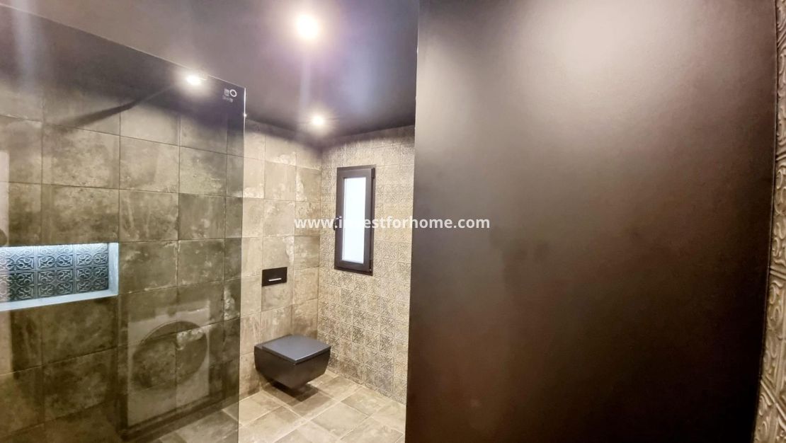 Sale - Apartment - Torrevieja - Centro