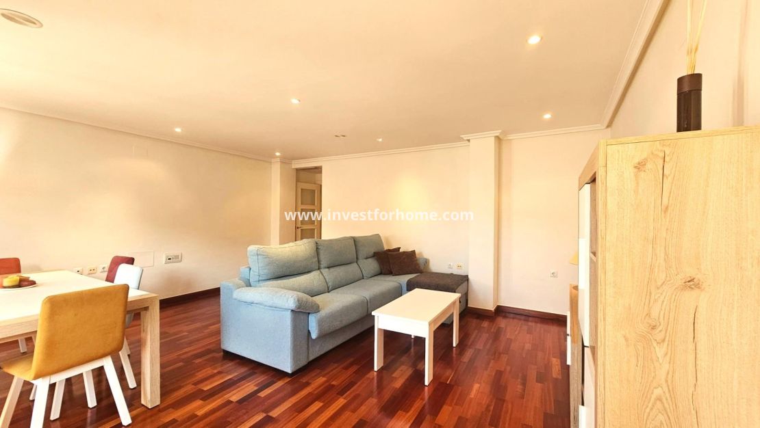 Sale - Apartment - Torrevieja - Centro