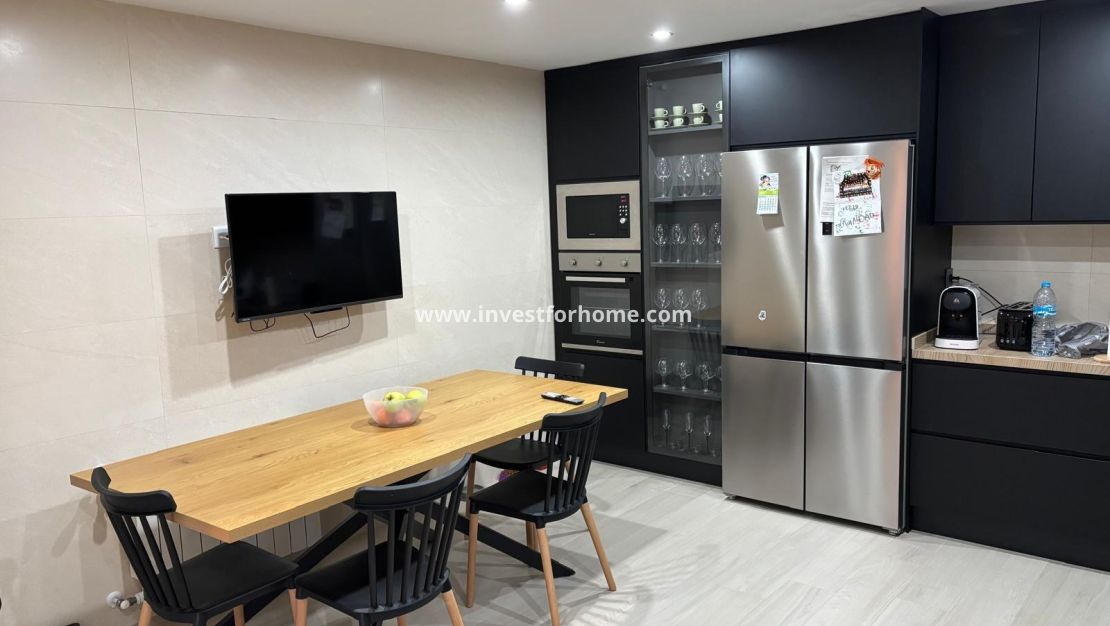 Sale - Apartment - Torrevieja - Centro