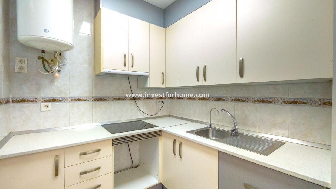 Sale - Apartment - Torrevieja - Centro