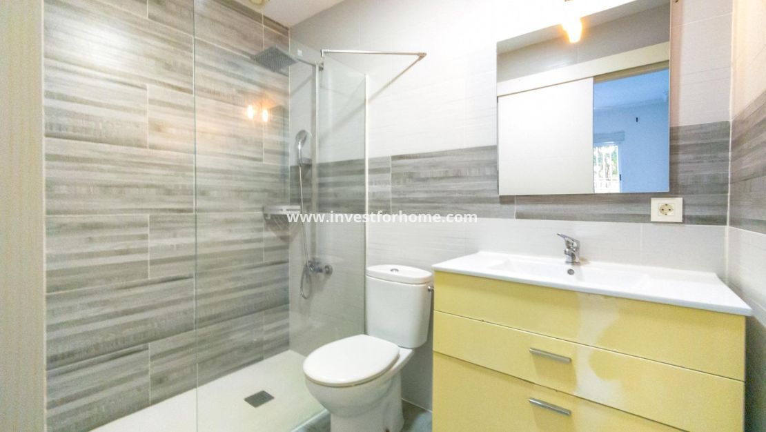 Sale - Apartment - Torrevieja - Centro