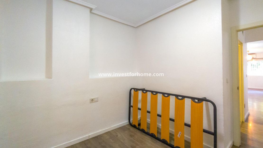 Sale - Apartment - Torrevieja - Centro