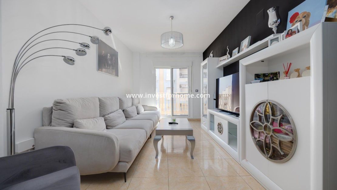 Sale - Apartment - Torrevieja - Centro