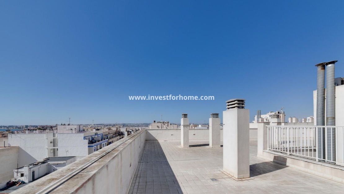 Sale - Apartment - Torrevieja - Centro