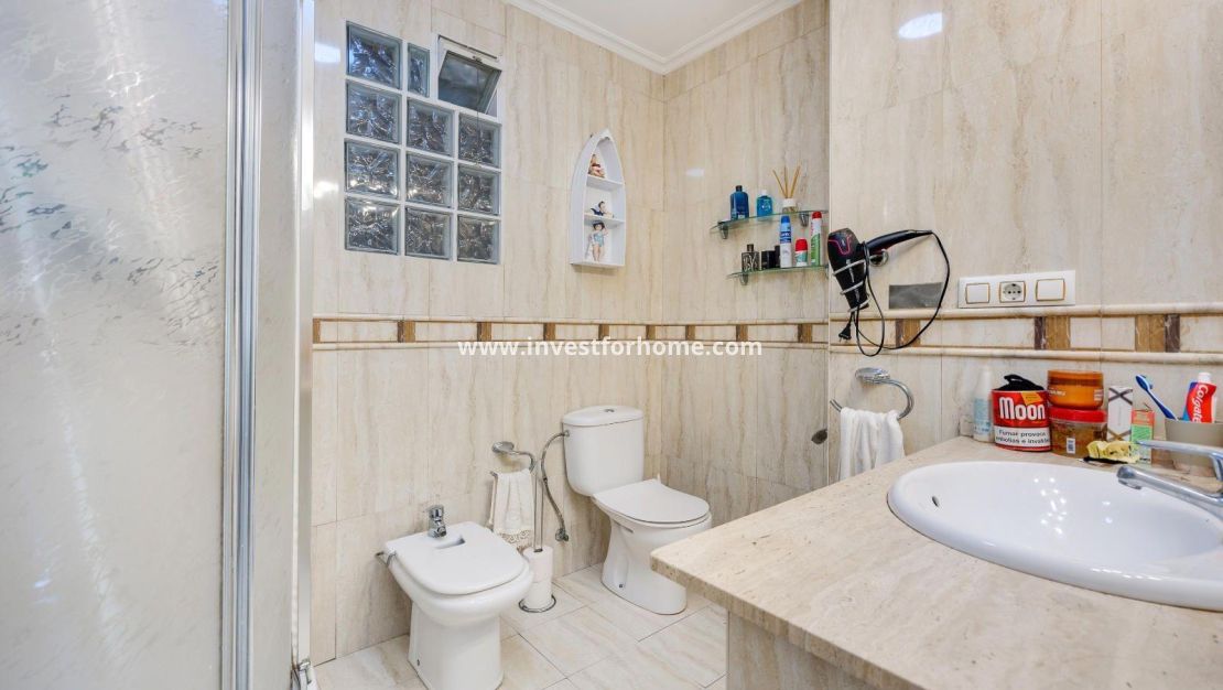 Sale - Apartment - Torrevieja - Centro