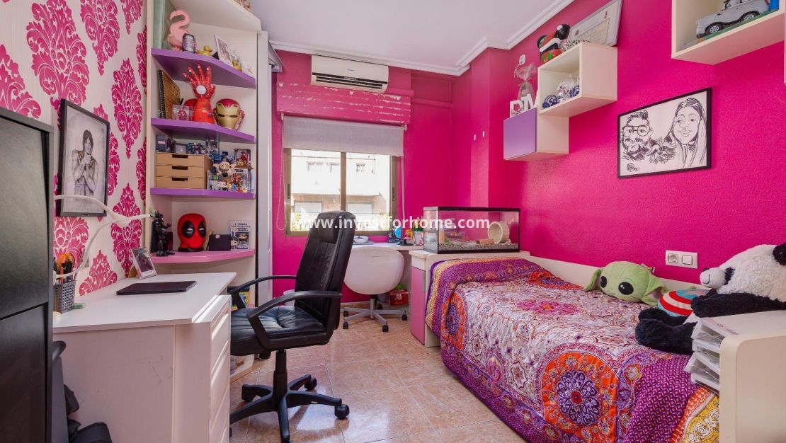 Sale - Apartment - Torrevieja - Centro