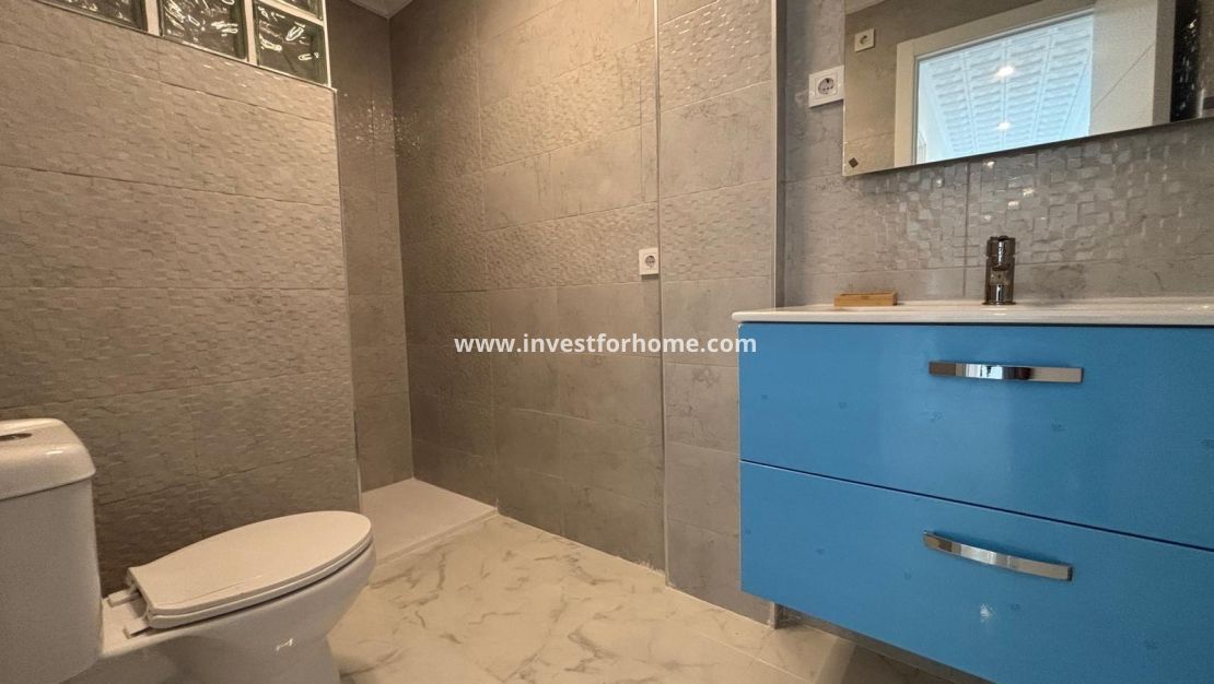 Sale - Apartment - Torrevieja - Centro