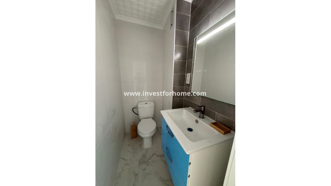 Sale - Apartment - Torrevieja - Centro