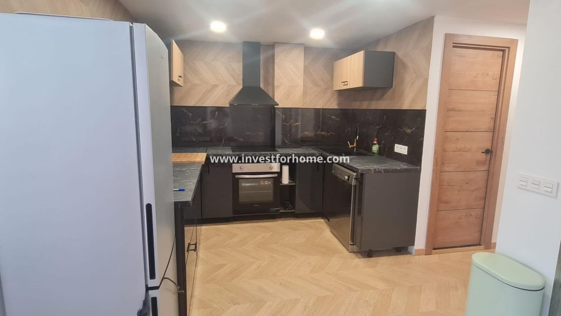 Sale - Apartment - Torrevieja - Centro