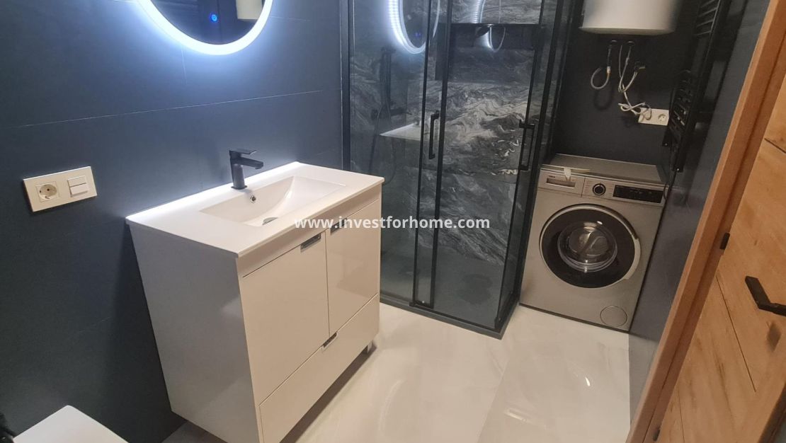 Sale - Apartment - Torrevieja - Centro