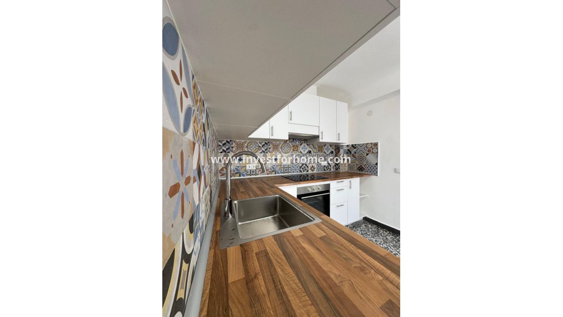 Sale - Apartment - Torrevieja - Centro