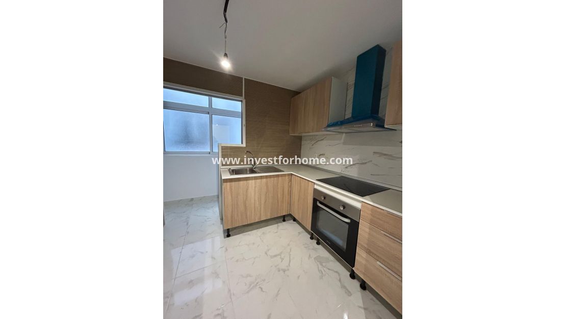 Sale - Apartment - Torrevieja - Centro