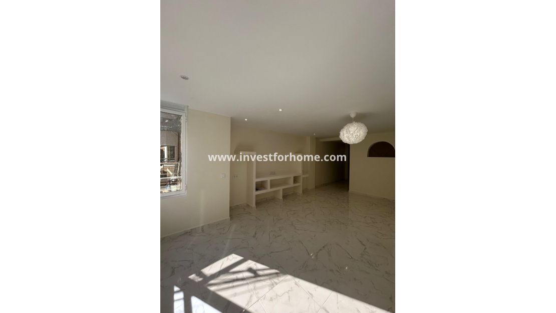 Sale - Apartment - Torrevieja - Centro