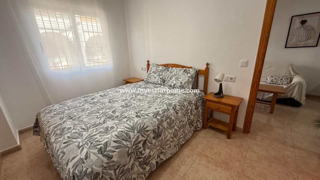Sale - Apartment - Torrevieja - Centro