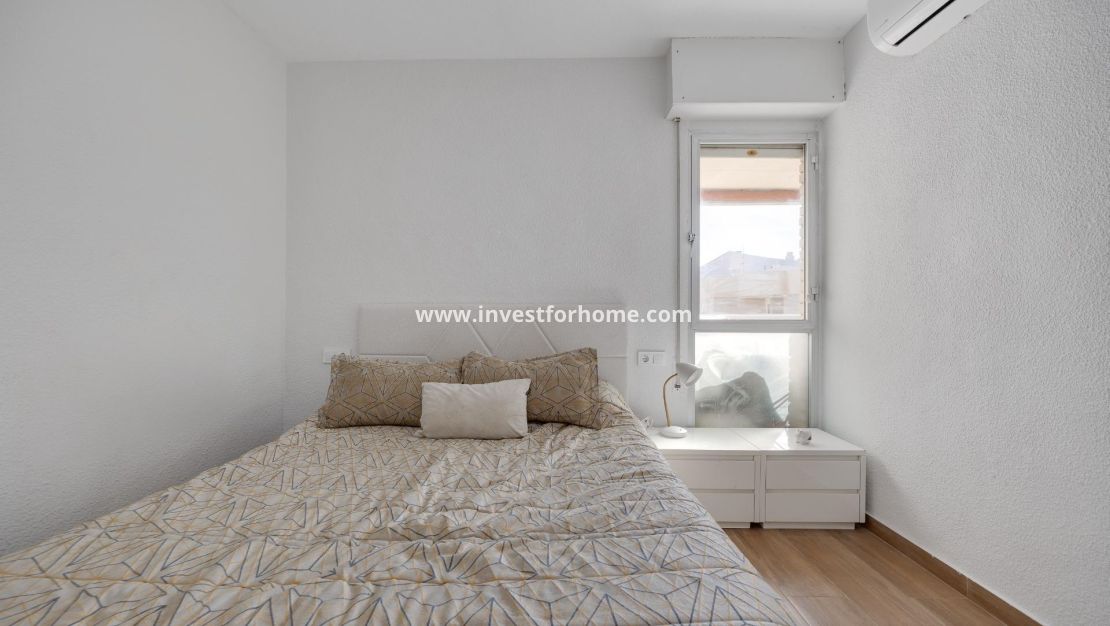 Sale - Apartment - Torrevieja - Centro