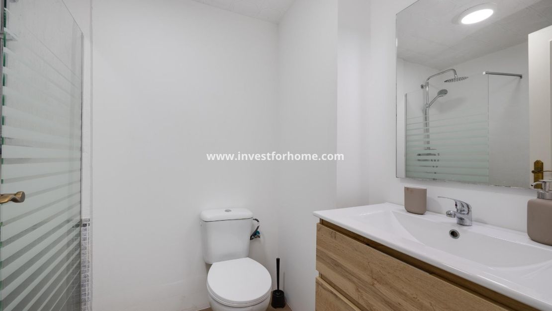 Sale - Apartment - Torrevieja - Centro