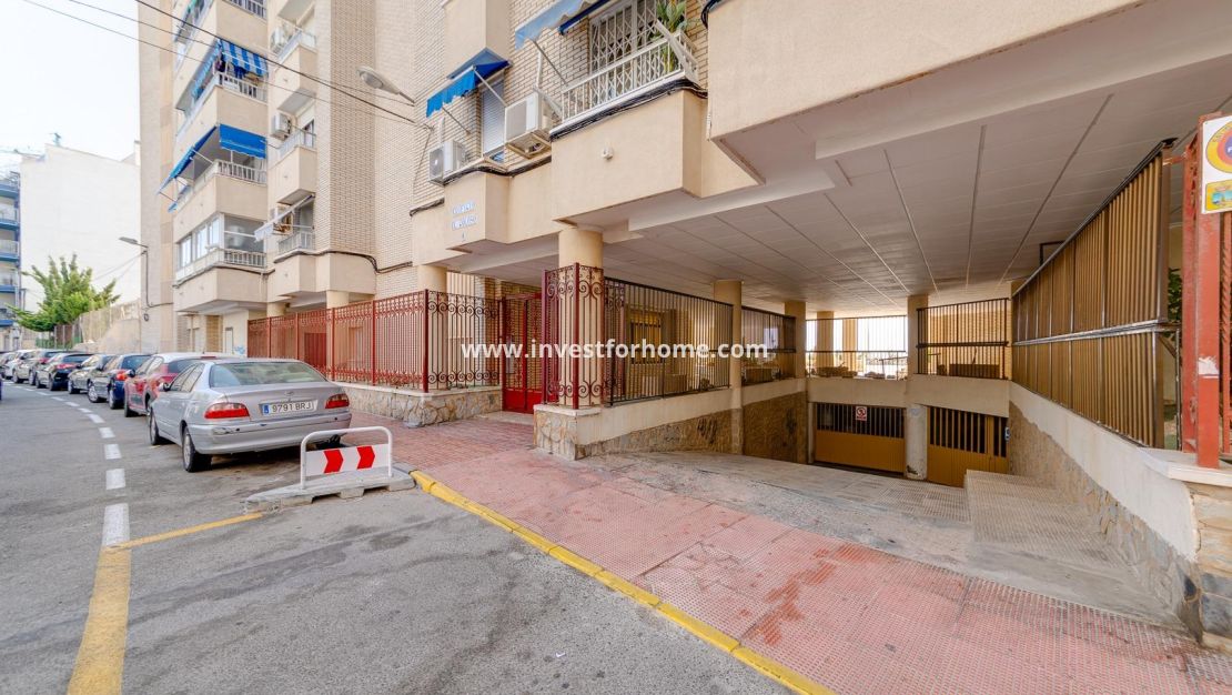Sale - Apartment - Torrevieja - Centro