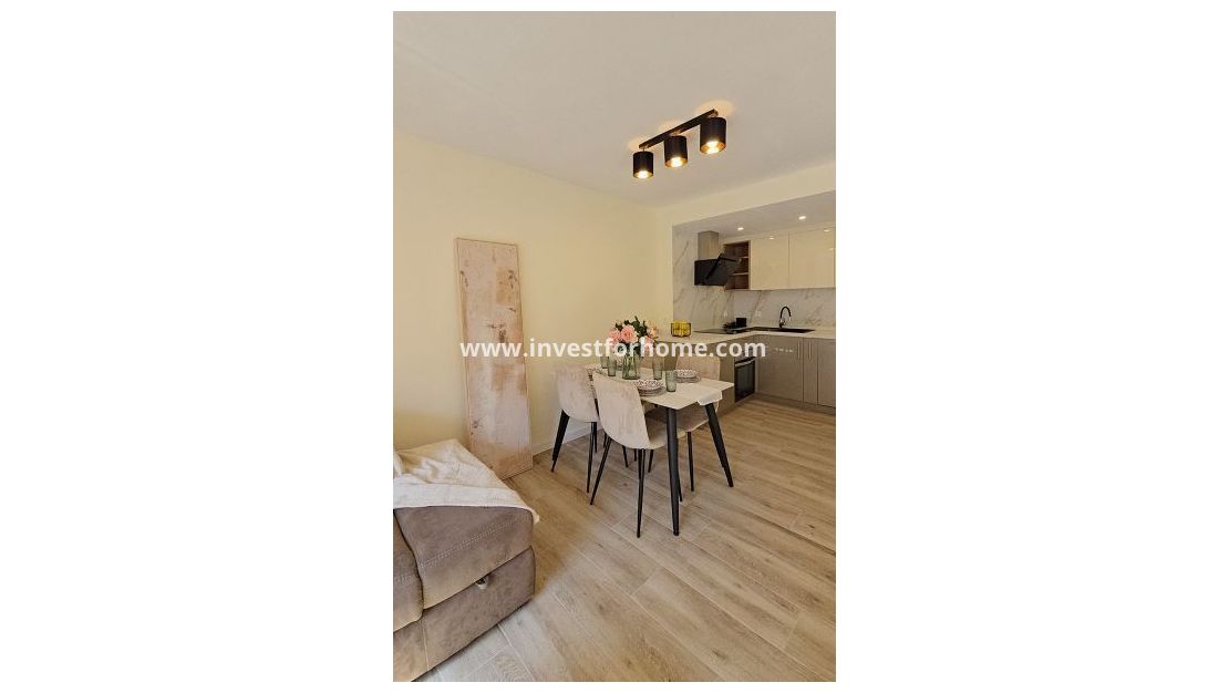 Sale - Apartment - Torrevieja - Centro