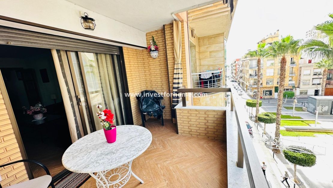 Sale - Apartment - Torrevieja - Centro