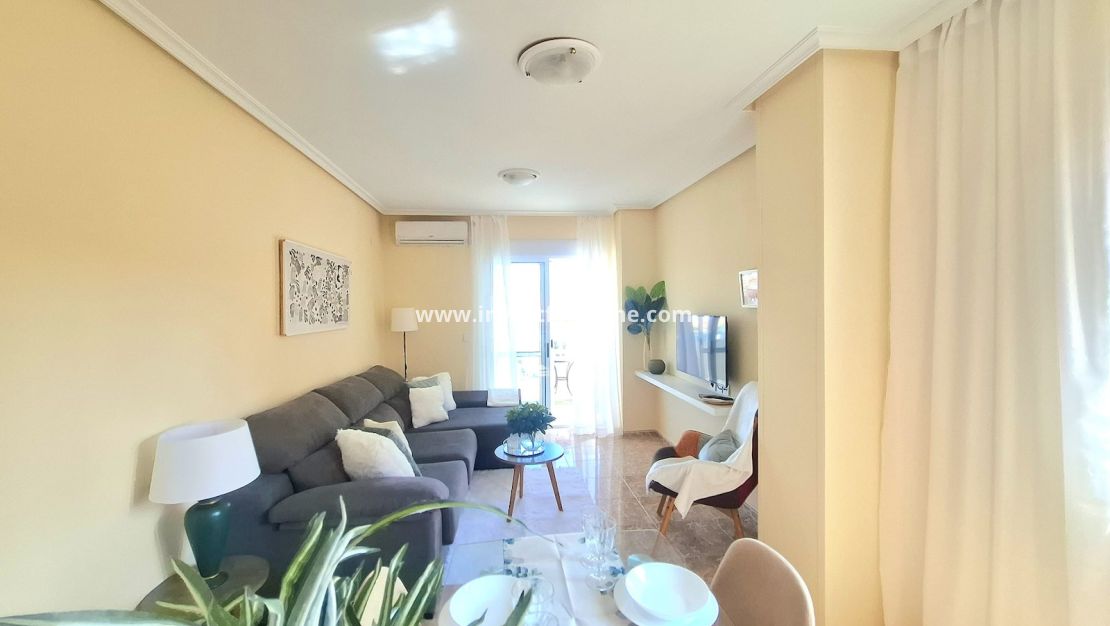 Sale - Apartment - Torrevieja - Centro