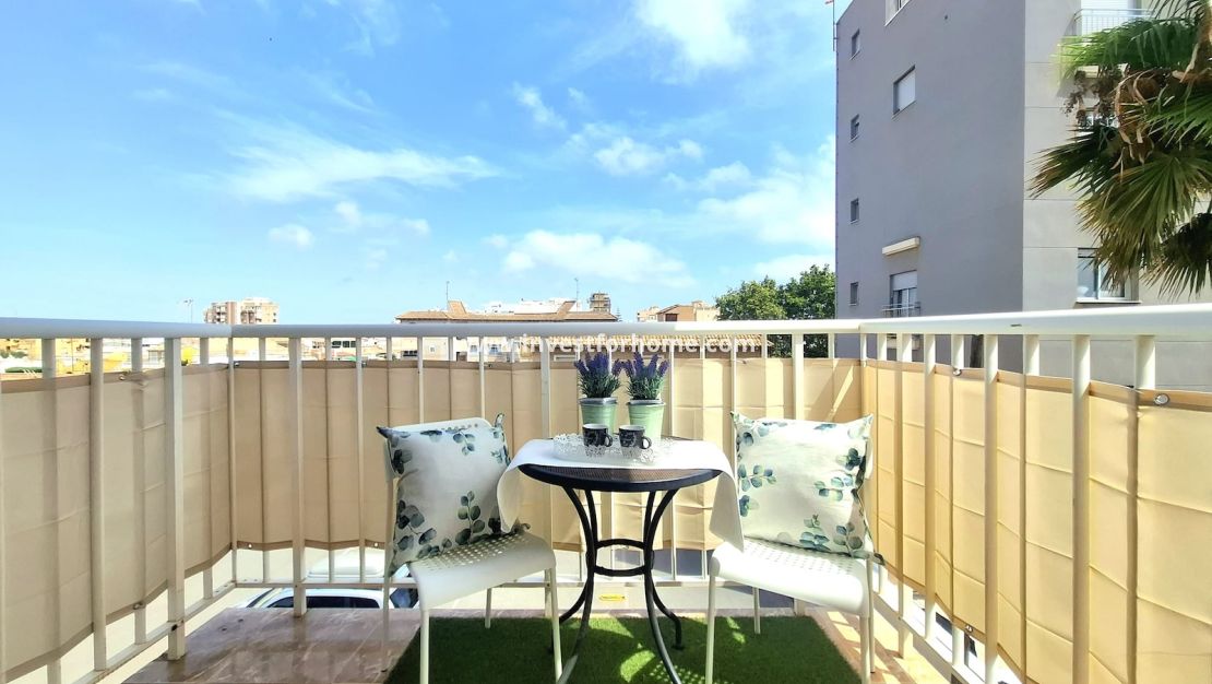 Sale - Apartment - Torrevieja - Centro