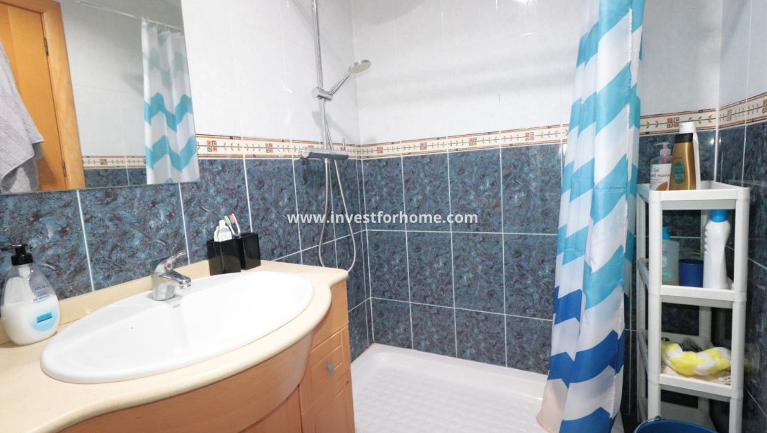 Sale - Apartment - Torrevieja - Centro