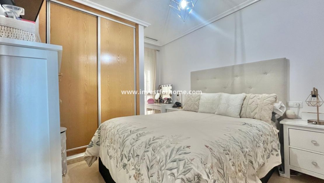 Sale - Apartment - Torrevieja - Centro