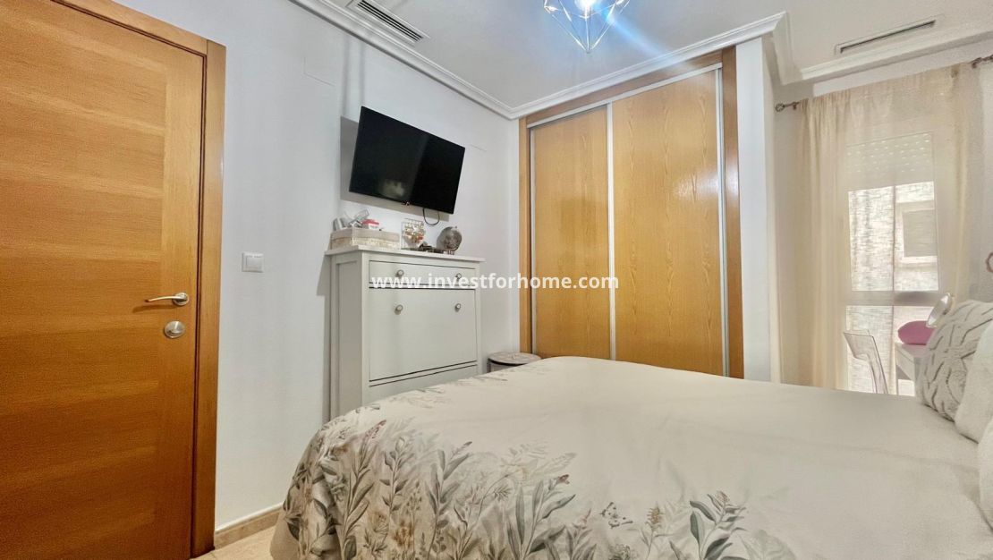 Sale - Apartment - Torrevieja - Centro