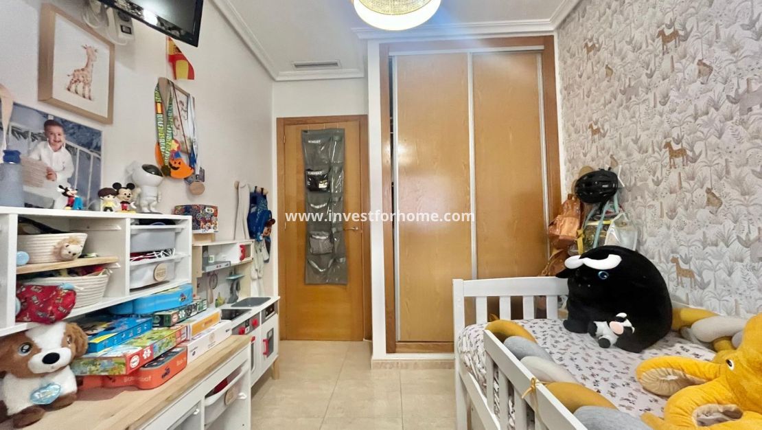 Sale - Apartment - Torrevieja - Centro