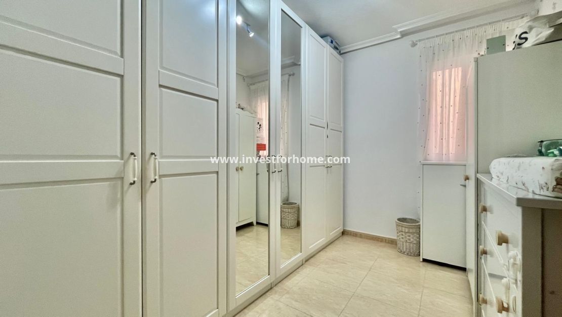 Sale - Apartment - Torrevieja - Centro