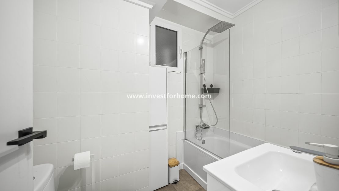 Sale - Apartment - Torrevieja - Centro