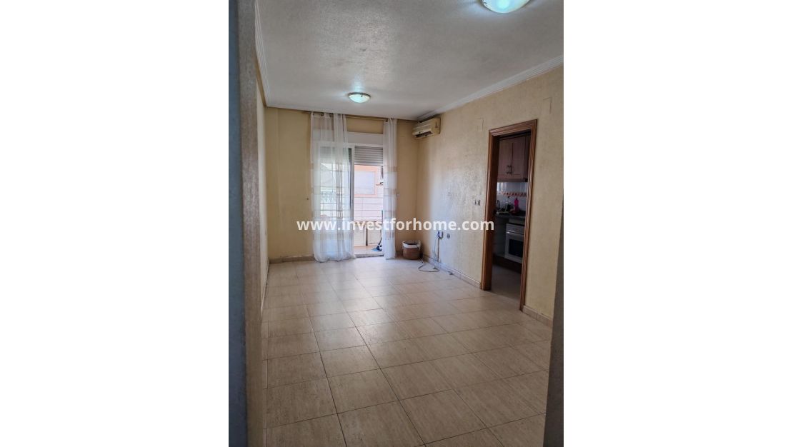Sale - Apartment - Torrevieja - Centro