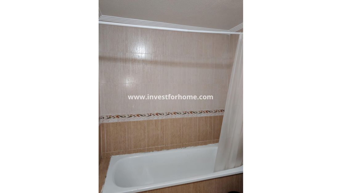 Sale - Apartment - Torrevieja - Centro