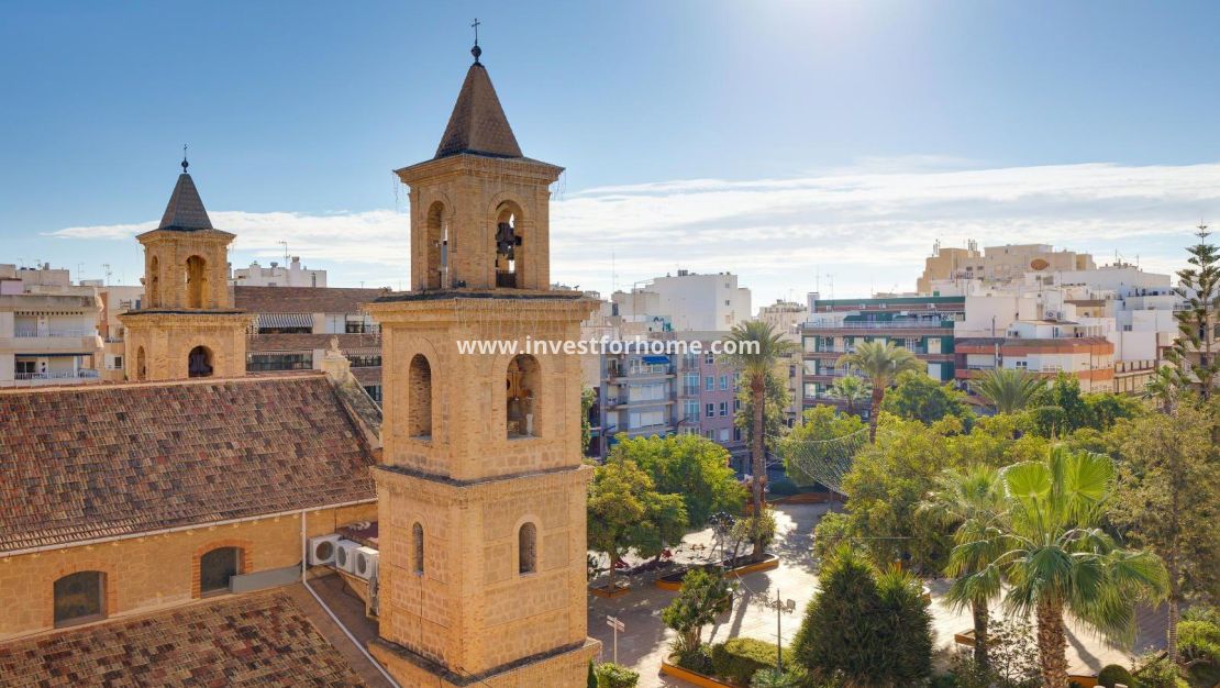 Sale - Apartment - Torrevieja - Centro