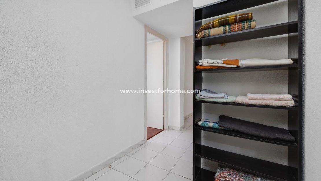 Sale - Apartment - Torrevieja - Centro