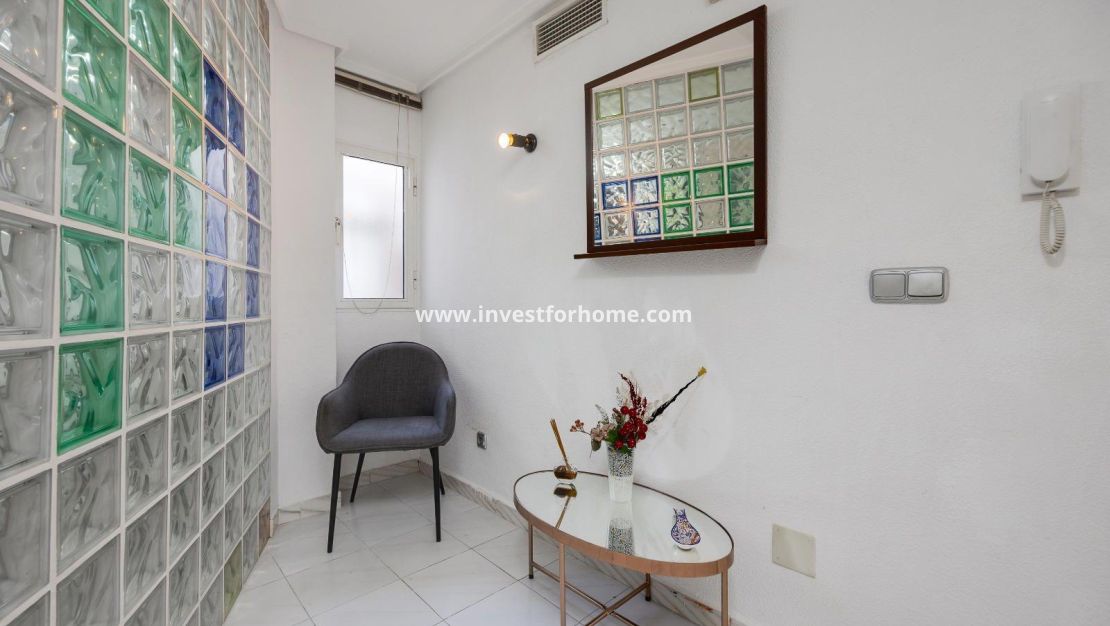 Sale - Apartment - Torrevieja - Centro