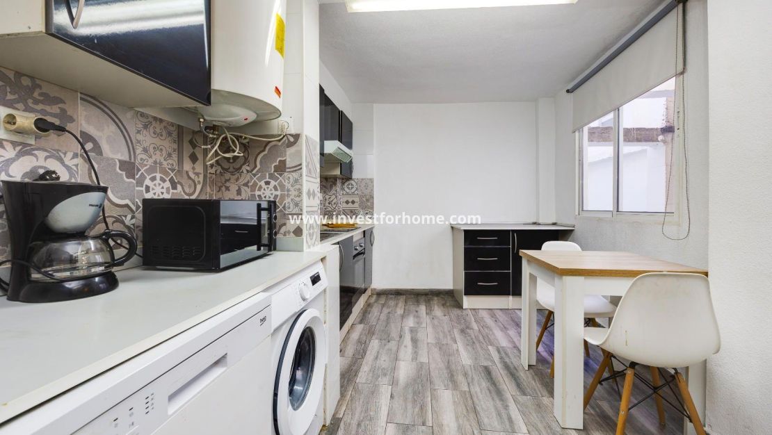 Sale - Apartment - Torrevieja - Centro