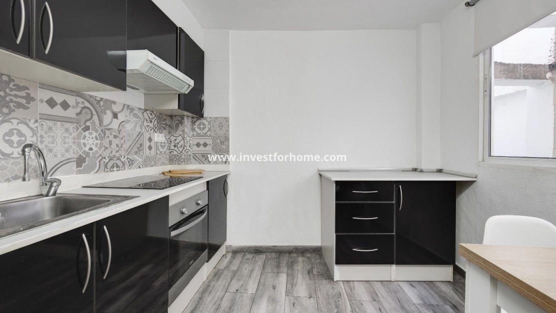 Sale - Apartment - Torrevieja - Centro