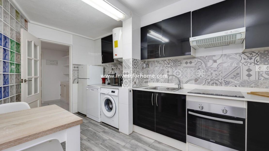 Sale - Apartment - Torrevieja - Centro