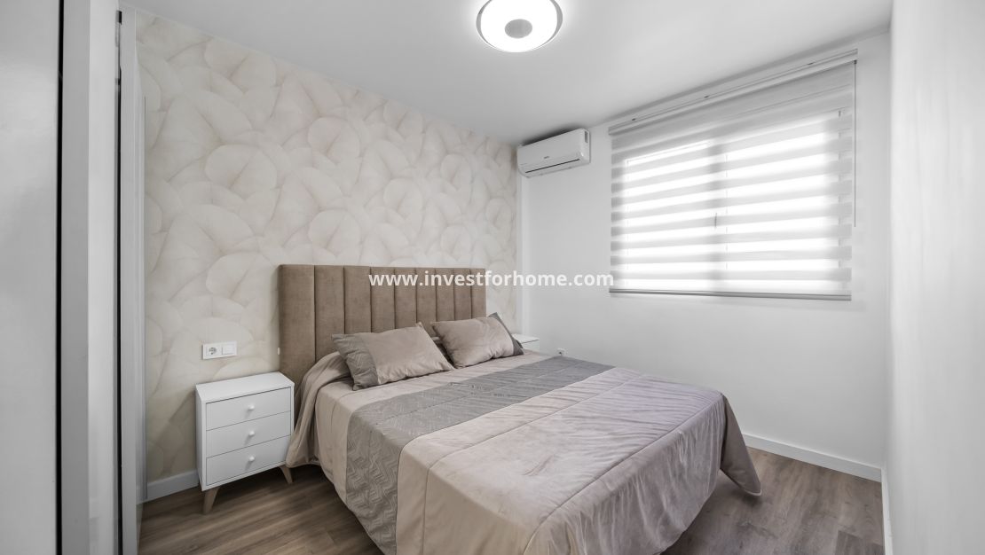 Sale - Apartment - Torrevieja - Centro