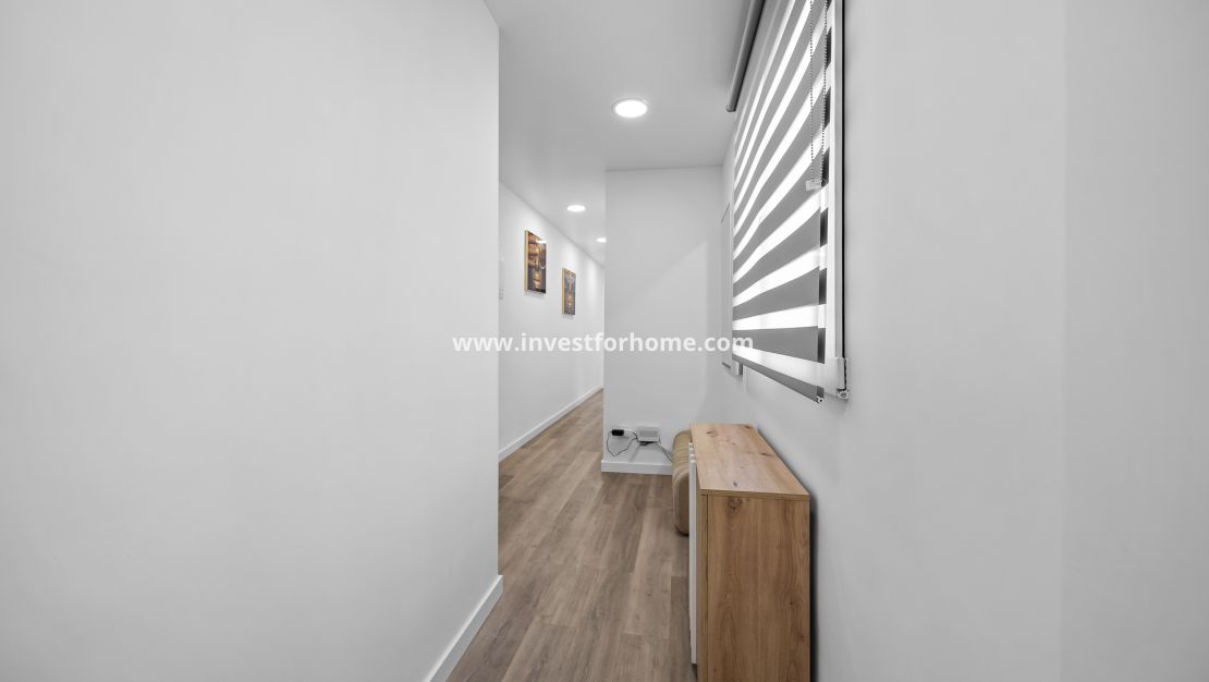 Sale - Apartment - Torrevieja - Centro