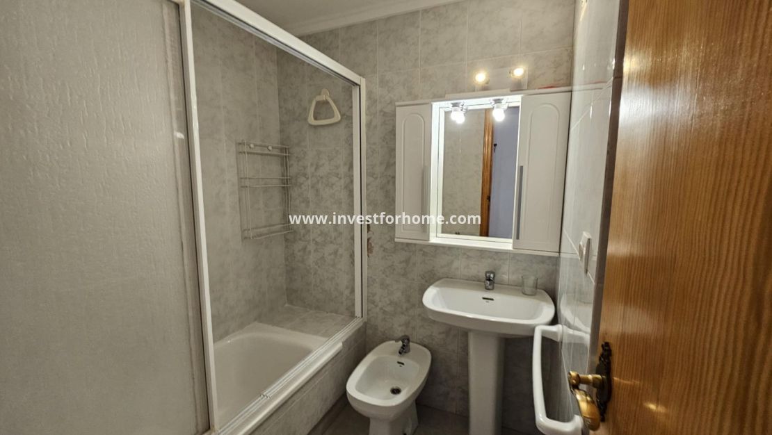 Sale - Apartment - Torrevieja - Centro