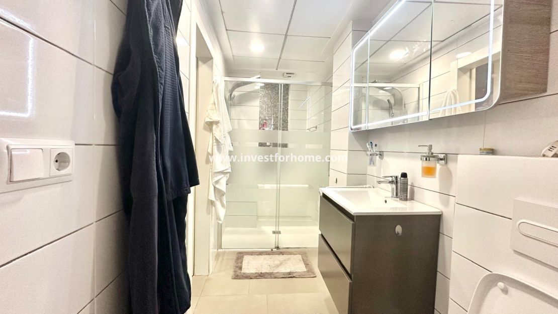 Sale - Apartment - Torrevieja - Centro