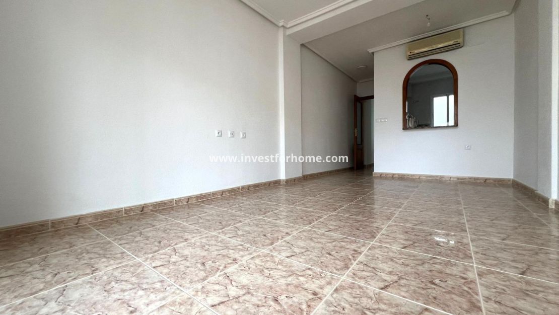 Sale - Apartment - Torrevieja - Centro