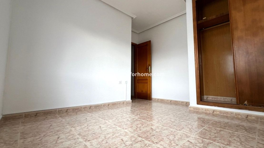 Sale - Apartment - Torrevieja - Centro