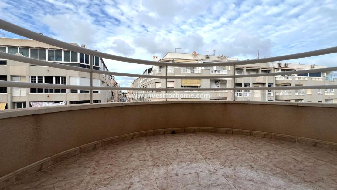 Sale - Apartment - Torrevieja - Centro