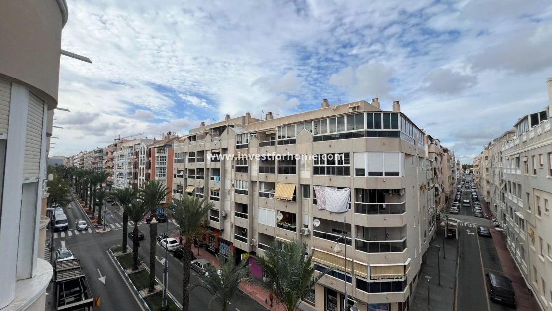 Sale - Apartment - Torrevieja - Centro