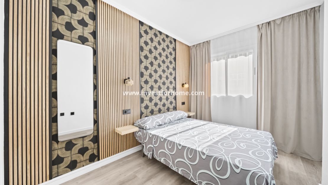 Sale - Apartment - Torrevieja - Centro