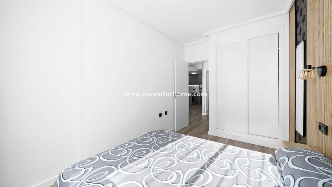 Sale - Apartment - Torrevieja - Centro