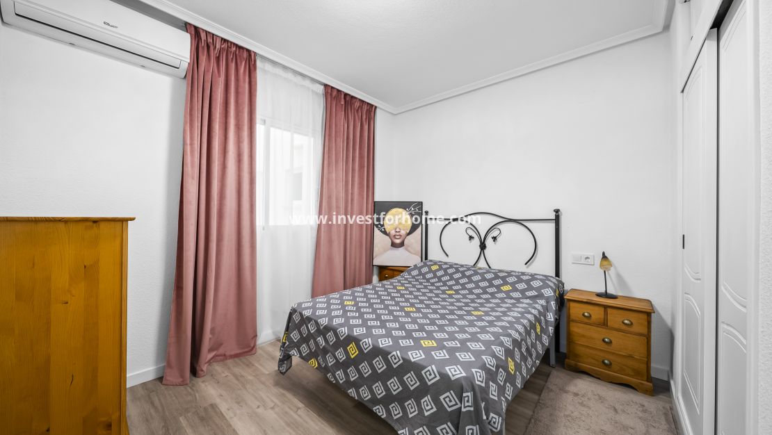 Sale - Apartment - Torrevieja - Centro